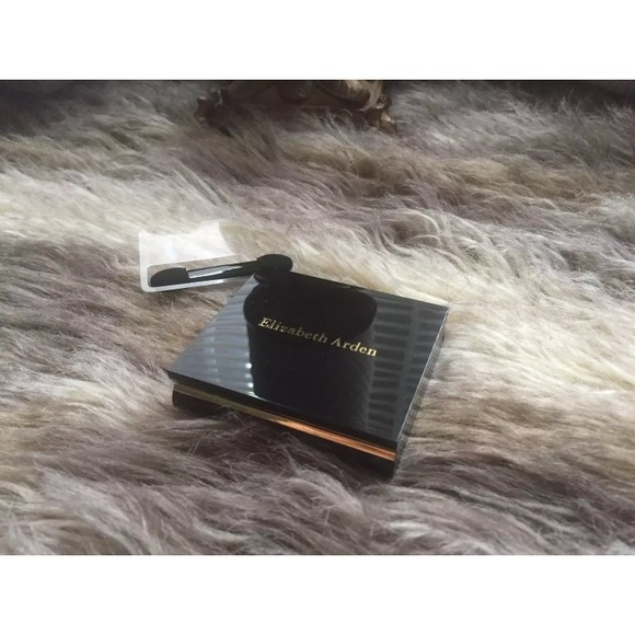 Elizabeth Arden Intrigue Eyeshadow Illusion 07 makeup - Picture 4 of 4